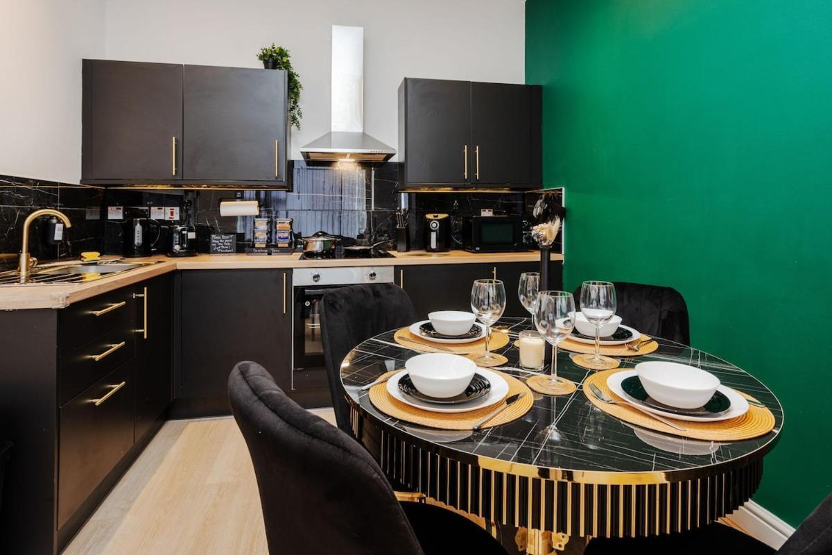 شقة Modern 2-Bed Flat, Sleeps 6 ليفربول المظهر الخارجي الصورة