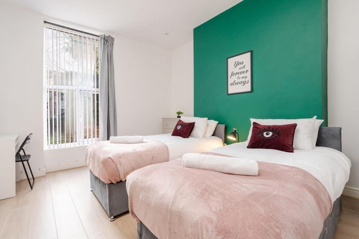 شقة Modern 2-Bed Flat, Sleeps 6 ليفربول المظهر الخارجي الصورة