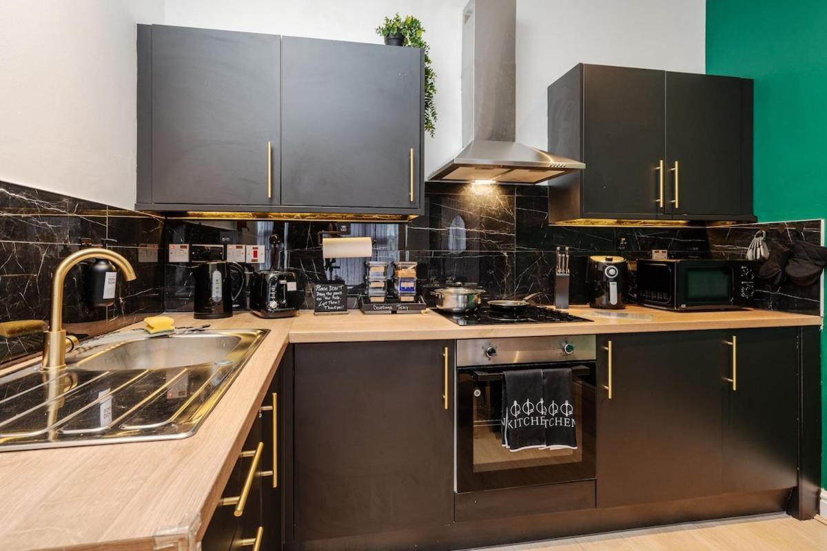 شقة Modern 2-Bed Flat, Sleeps 6 ليفربول المظهر الخارجي الصورة