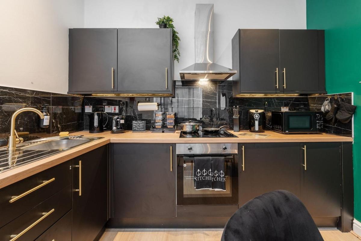شقة Modern 2-Bed Flat, Sleeps 6 ليفربول المظهر الخارجي الصورة