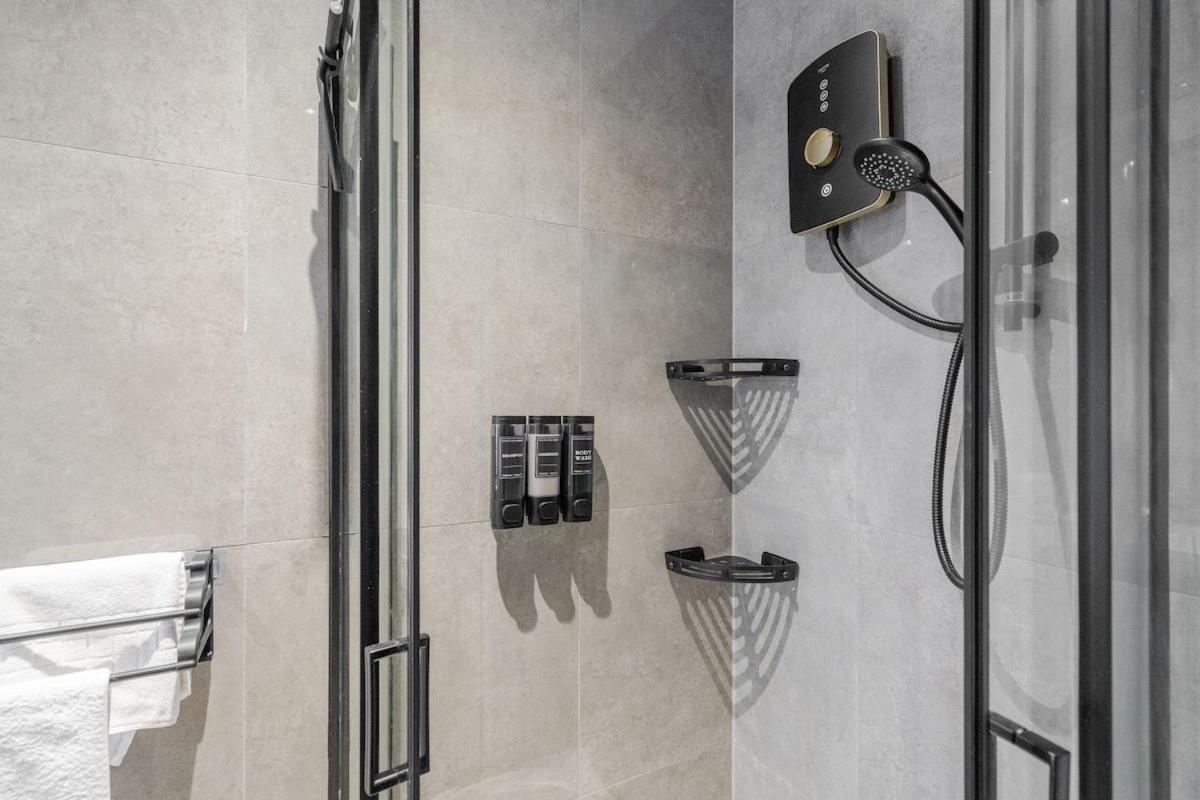 شقة Modern 2-Bed Flat, Sleeps 6 ليفربول المظهر الخارجي الصورة